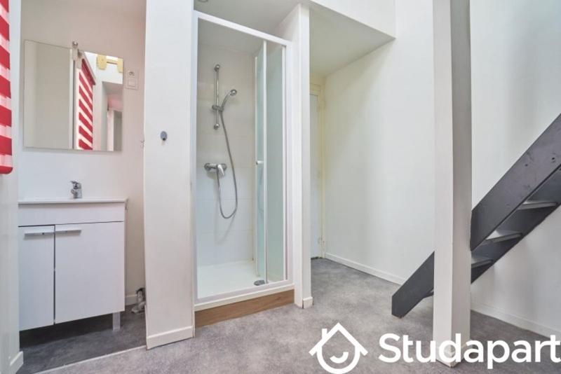 Chambre - 9 m² - 1 pièce