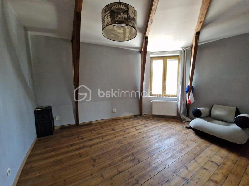 Maison - 185 m² - 9 pièces