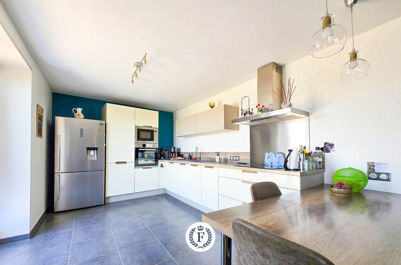 Propriété - 271 m² - 10 pièces