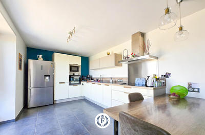 Propriété - 271 m² - 10 pièces