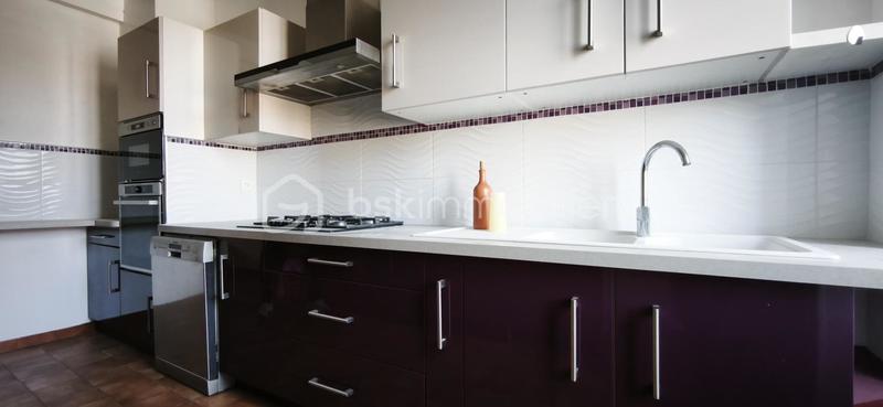 Studio - 123 m² - 5 pièces