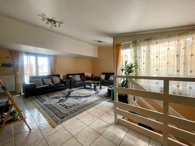 Appartement - 93 m² - 5 pièces