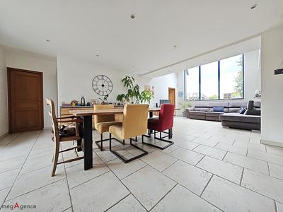 Maison - 142 m² - 8 pièces