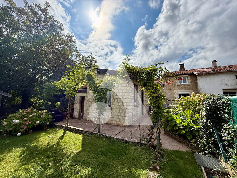 Maison - 110 m² - 4 pièces