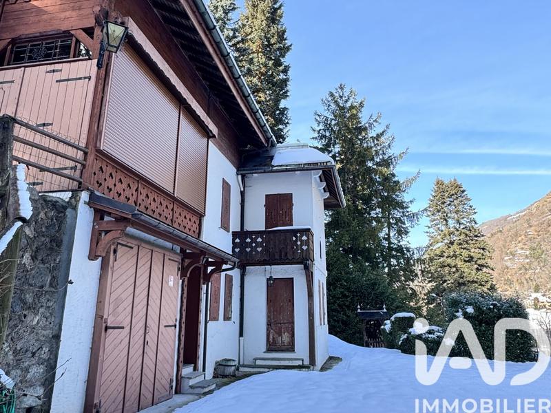 Châlet - 240 m² - 10 pièces