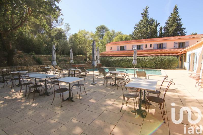 Maison - 675 m² - 20 pièces