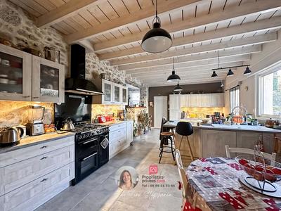 Maison - 180 m² - 4 pièces