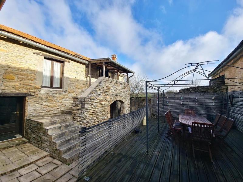 Maison en pierre - 185 m² - 8 pièces