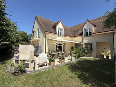 Maison - 215 m² - 6 pièces