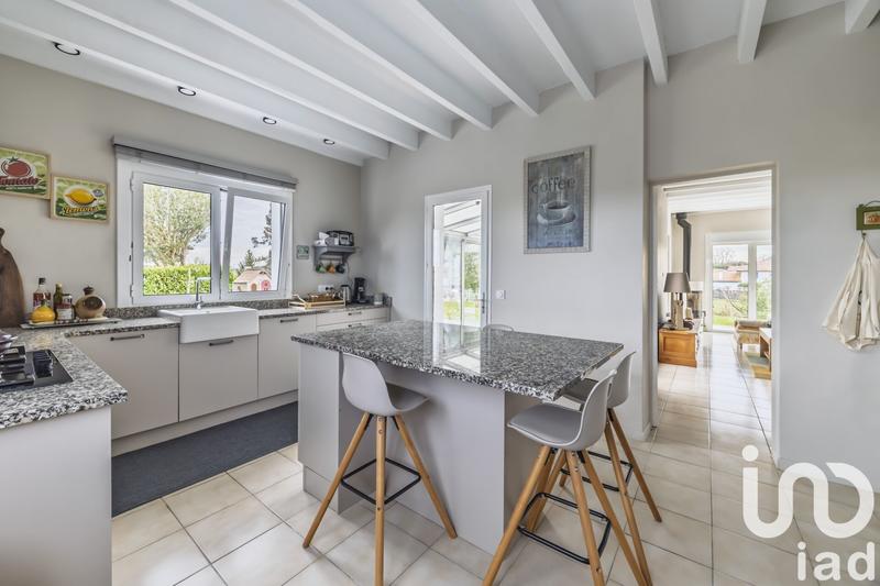 Maison - 228 m² - 8 pièces