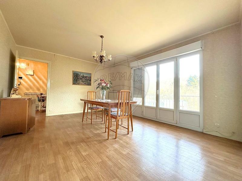 Appartement - 85 m² - 5 pièces