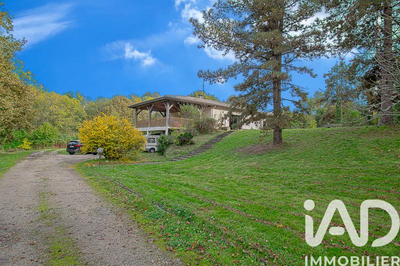 Maison - 278 m² - 10 pièces