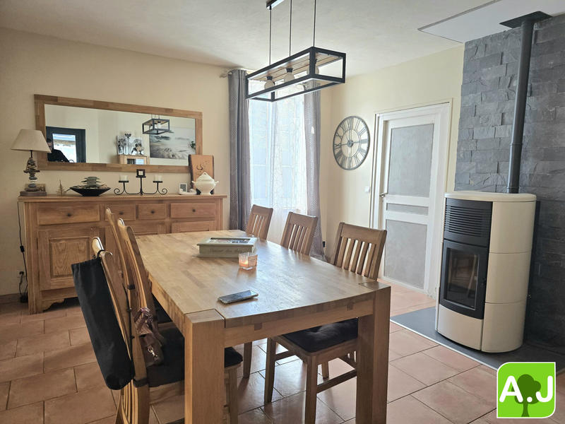 Maison - 107 m² - 6 pièces