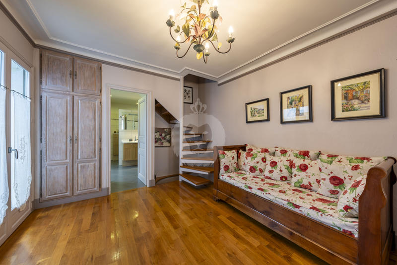 Appartement - 104 m² - 5 pièces