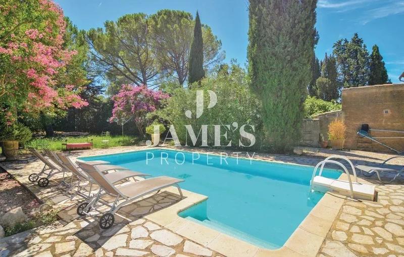 Maison - 94 m² - 5 pièces