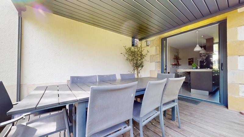 Maison - 215 m² - 7 pièces