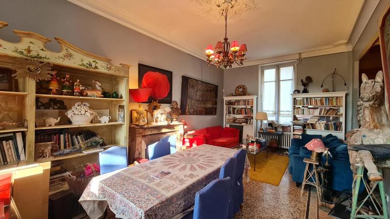 Maison - 325 m² - 13 pièces