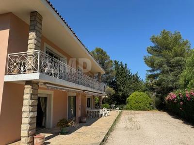 Maison - 270 m² - 7 pièces