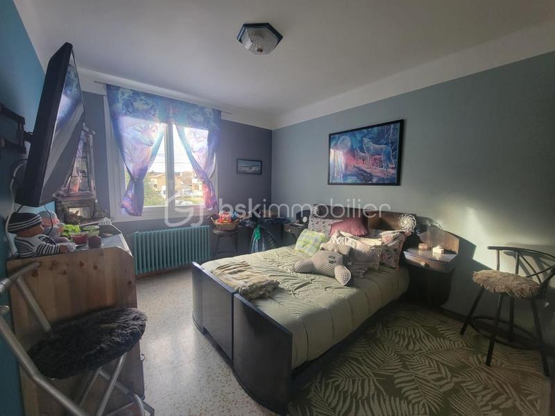 Maison - 180 m² - 9 pièces