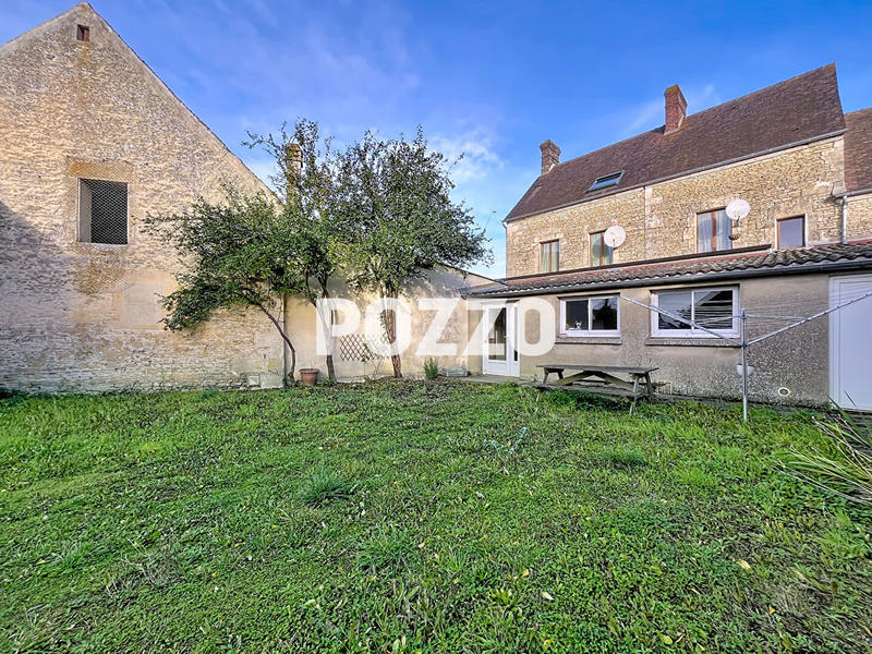 Maison - 588 m² - 10 pièces