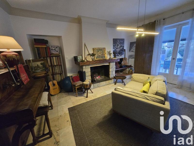 Maison - 400 m² - 8 pièces