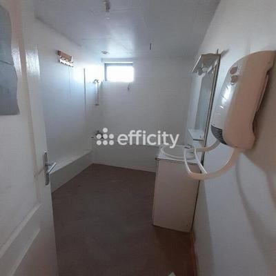 Bureau - 200 m² - 6 pièces