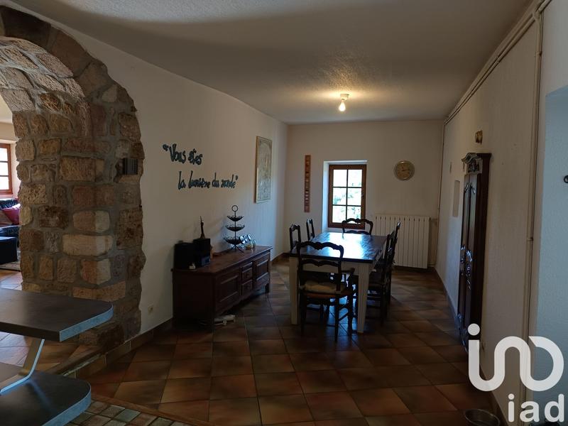 Maison - 230 m² - 9 pièces