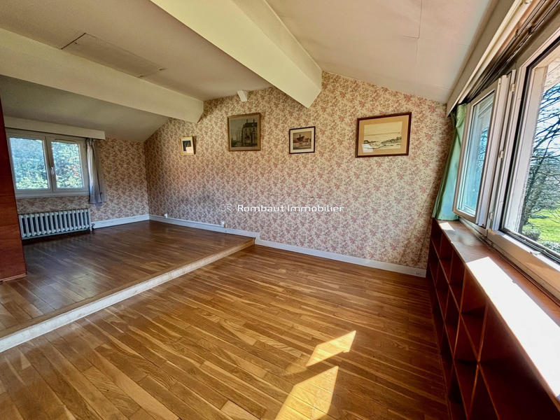 Maison - 195 m² - 7 pièces