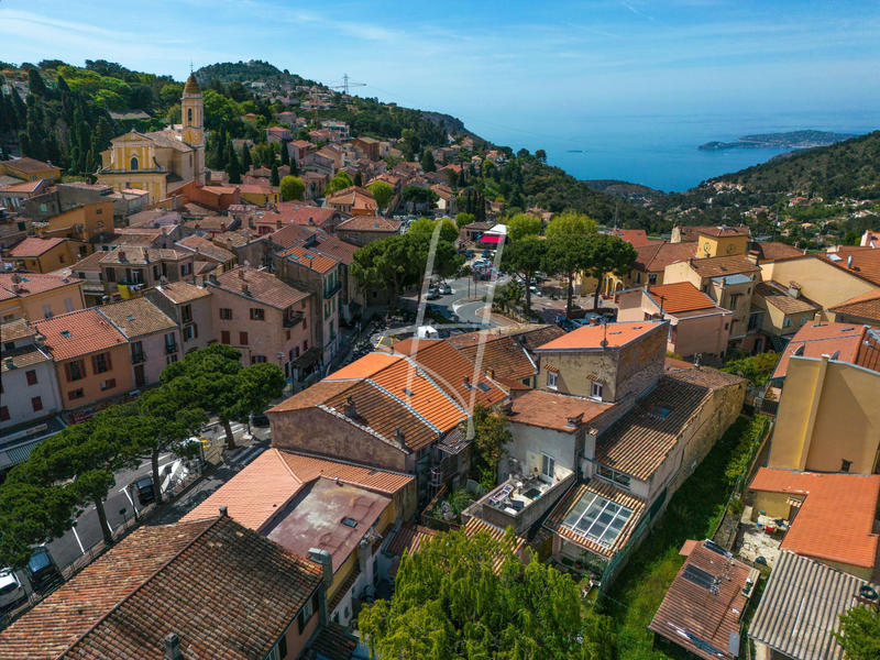 Maison traditionnelle - 137 m² - 6 pièces