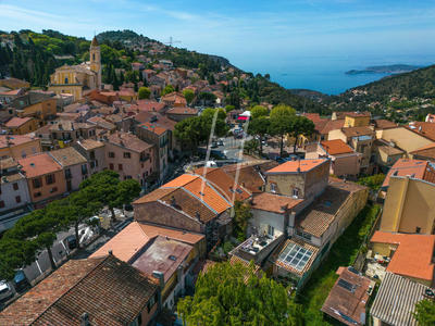 Maison traditionnelle - 137 m² - 6 pièces