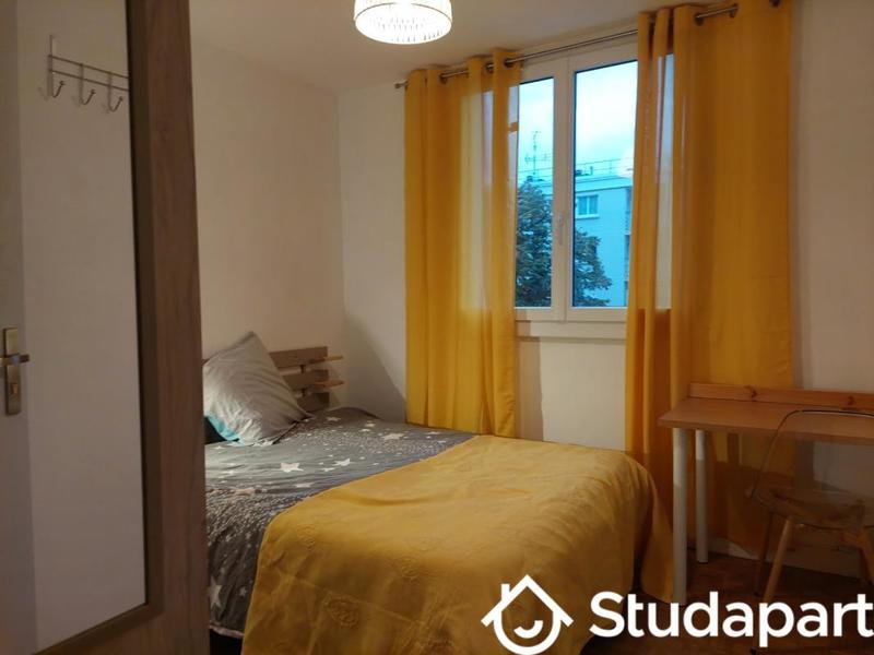 Chambre - 10 m² - 1 pièce