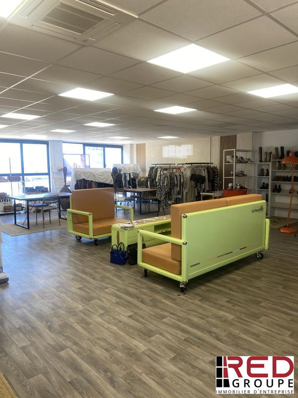 Local d'activités - 132 m² - 1 pièce