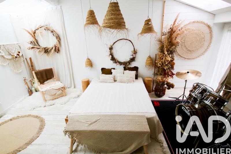 Maison - 205 m² - 9 pièces