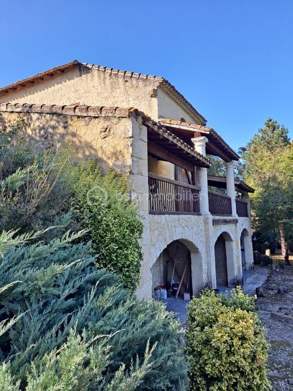 Demeure - 283 m² - 10 pièces