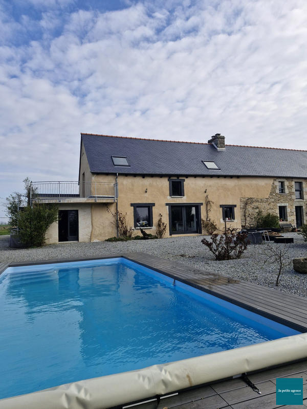 Maison - 254 m² - 6 pièces