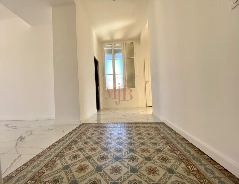 Appartement - 90 m² - 3 pièces