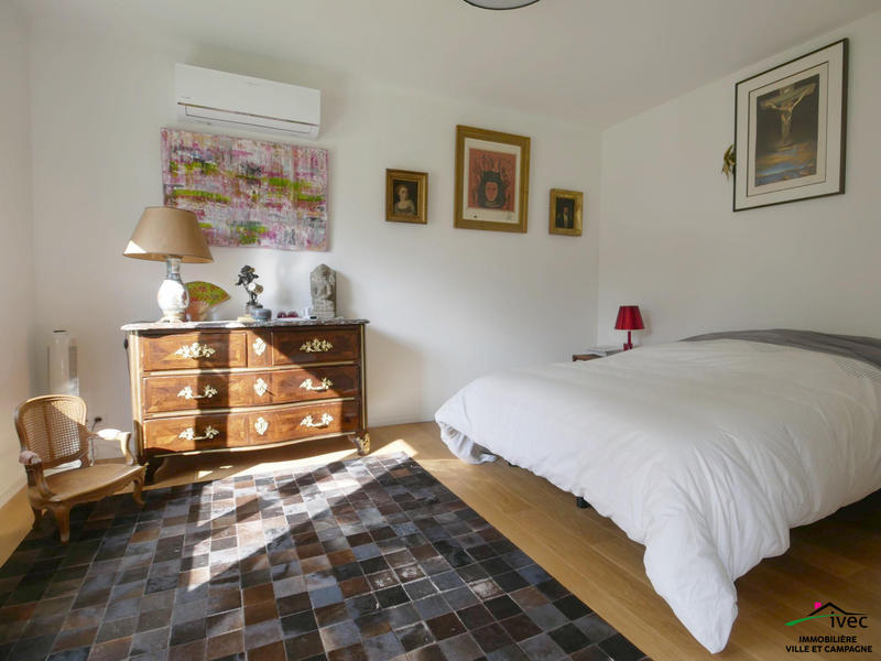 Maison - 329 m² - 14 pièces