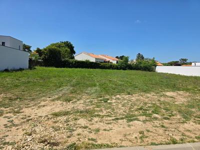 Terrain constructible - 618 m²