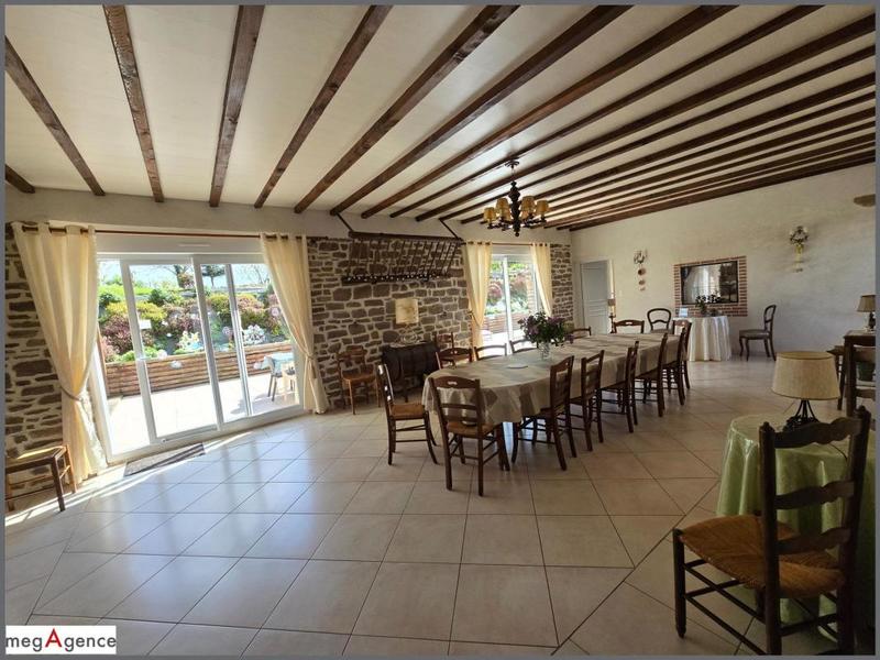 Maison - 350 m² - 17 pièces