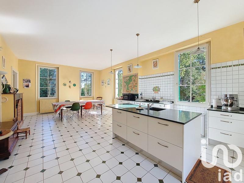 Maison - 607 m² - 22 pièces