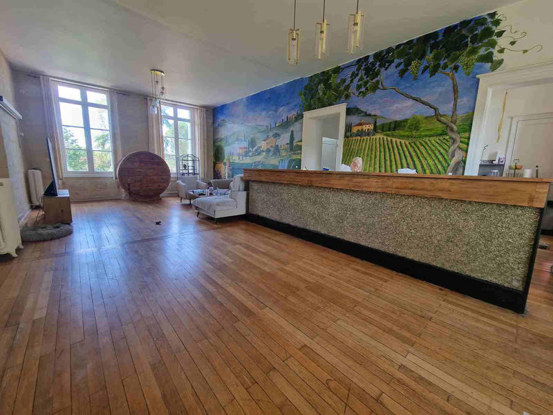 Maison - 354 m² - 10 pièces