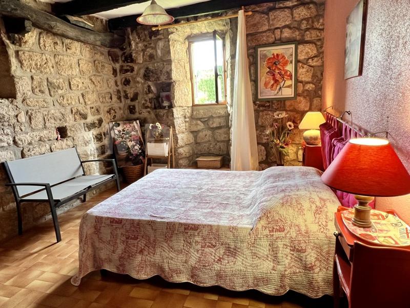 Propriété - 430 m² - 20 pièces