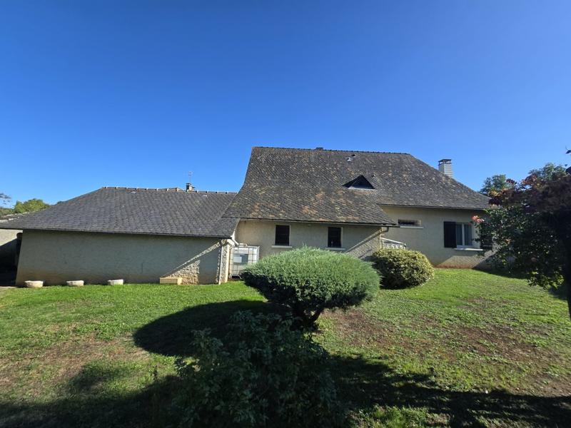 Maison - 204 m² - 6 pièces