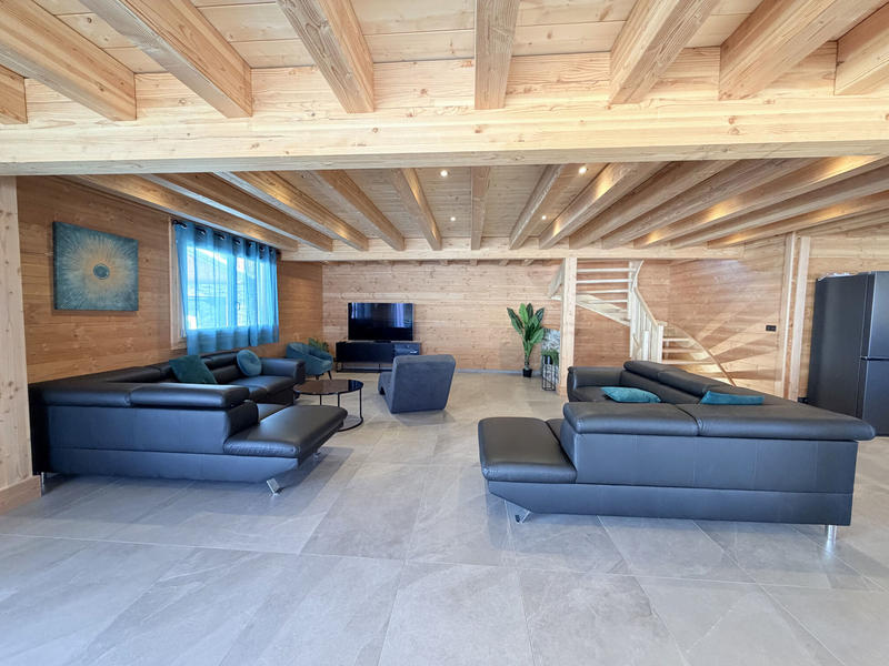 Châlet - 339 m² - 10 pièces