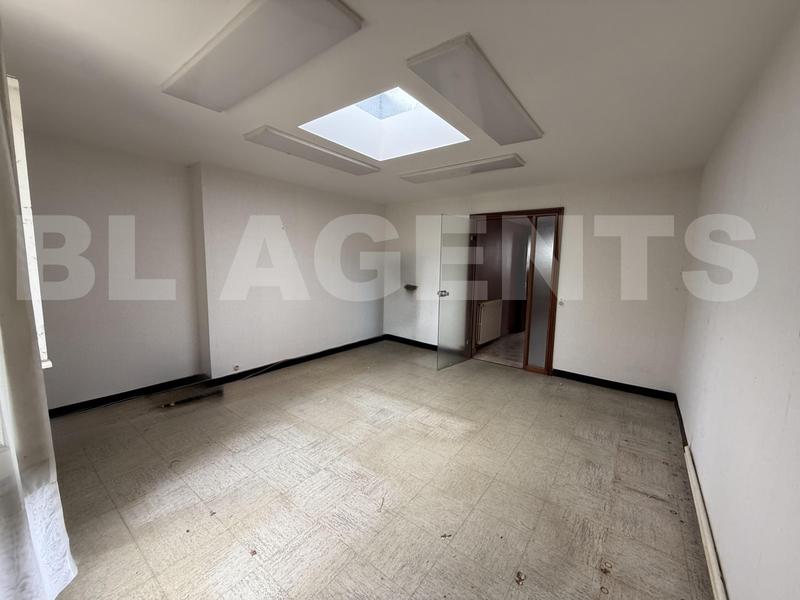 Maison traditionnelle - 241 m² - 9 pièces