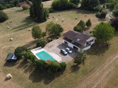 Maison - 164 m² - 7 pièces