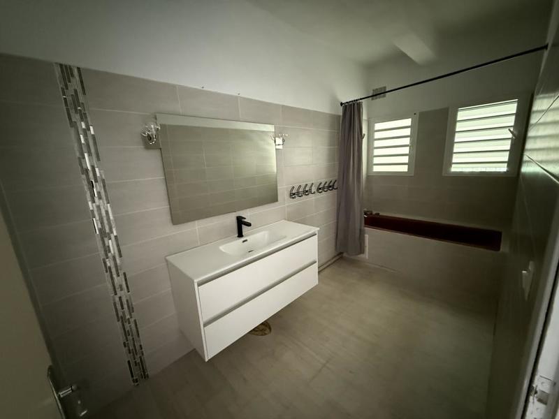 Maison - 202 m² - 7 pièces