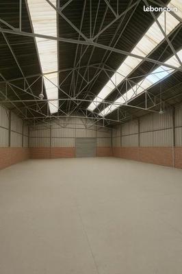 Entrepôt - 600 m²