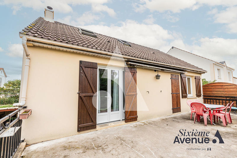 Maison - 92 m² - 5 pièces