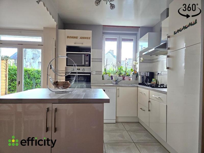 Maison - 253 m² - 15 pièces